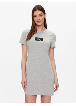 Calvin Klein Underwear Koszula nocna 000QS6944E Szary Slim Fit ze sklepu MODIVO w kategorii Koszule nocne - zdjęcie 182624884