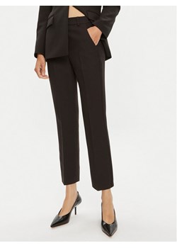 Weekend Max Mara Spodnie materiałowe Freda 2425136031 Czarny Regular Fit ze sklepu MODIVO w kategorii Spodnie damskie - zdjęcie 182625591