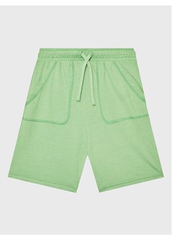 United Colors Of Benetton Szorty sportowe 37YKC901P Zielony Regular Fit ze sklepu MODIVO w kategorii Spodenki chłopięce - zdjęcie 182627493