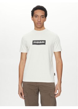 Napapijri T-Shirt S-box Logo NP0A4I3L Écru Regular Fit ze sklepu MODIVO w kategorii T-shirty męskie - zdjęcie 182627761