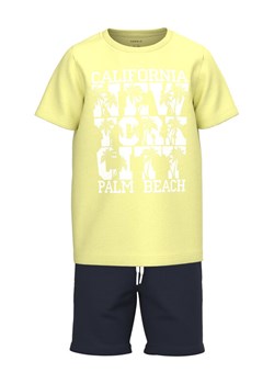NAME IT Komplet t-shirt i szorty sportowe 13213261 Żółty Regular Fit ze sklepu MODIVO w kategorii Komplety chłopięce - zdjęcie 182628100