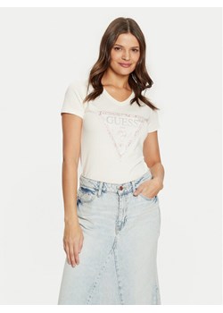 Guess T-Shirt W5RI21 J1314 Écru Regular Fit ze sklepu MODIVO w kategorii Bluzki damskie - zdjęcie 182628773
