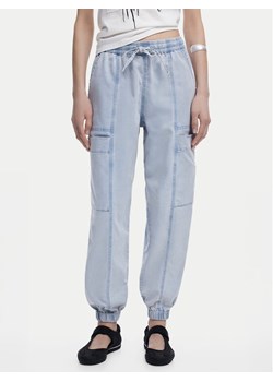 Desigual Jeansy Georgia 25SWDD42 Niebieski Loose Fit ze sklepu MODIVO w kategorii Jeansy damskie - zdjęcie 182628933