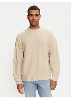 Calvin Klein Jeans Sweter J30J326202 Beżowy Boxy Fit ze sklepu MODIVO w kategorii Swetry męskie - zdjęcie 182630630