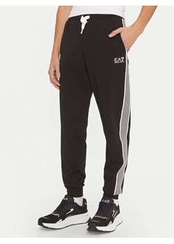 EA7 Emporio Armani Spodnie dresowe 6DPP69 PJ9FZ 1200 Czarny Regular Fit ze sklepu MODIVO w kategorii Spodnie męskie - zdjęcie 182631170