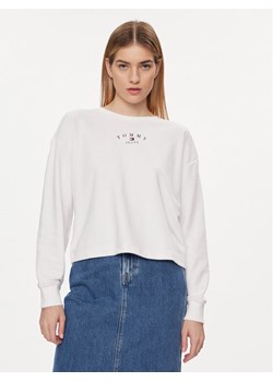 Tommy Jeans Bluza Essential Logo DW0DW18143 Biały Regular Fit ze sklepu MODIVO w kategorii Bluzy damskie - zdjęcie 182631341