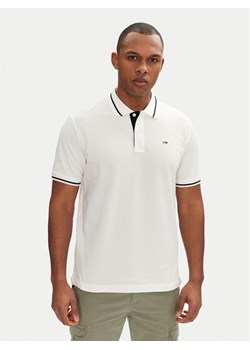 Tommy Jeans Polo DM0DM20745 Biały Regular Fit ze sklepu MODIVO w kategorii T-shirty męskie - zdjęcie 182632524
