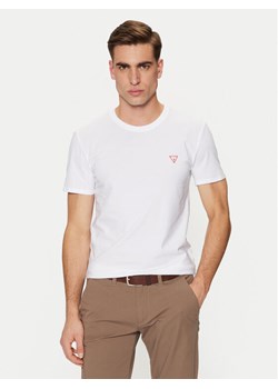Guess T-Shirt M2YI24 J1314 Biały Slim Fit ze sklepu MODIVO w kategorii T-shirty męskie - zdjęcie 182633323