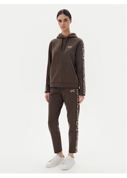 EA7 Emporio Armani Dres 7W000116 AF10443 U6139 Brązowy Regular Fit ze sklepu MODIVO w kategorii Dresy damskie - zdjęcie 182633442