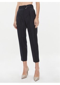 Boss Spodnie materiałowe Tapiah1 50498449 Granatowy Regular Fit ze sklepu MODIVO w kategorii Spodnie damskie - zdjęcie 182634042