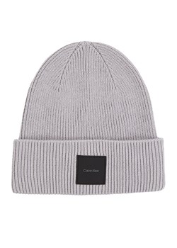 Calvin Klein Czapka K50K512356 Szary ze sklepu MODIVO w kategorii Czapki zimowe męskie - zdjęcie 182634212