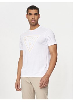 Guess T-Shirt M4YI86 K9RM1 Biały Slim Fit ze sklepu MODIVO w kategorii T-shirty męskie - zdjęcie 182634751
