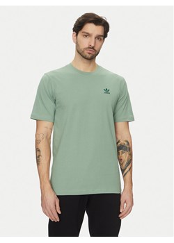 adidas T-Shirt Trefoil Essentials JC9993 Zielony Regular Fit ze sklepu MODIVO w kategorii T-shirty męskie - zdjęcie 182635041