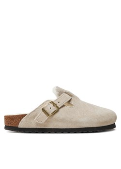 Birkenstock Klapki Boston Shearling Leve 1026192 Biały ze sklepu MODIVO w kategorii Klapki damskie - zdjęcie 182635282