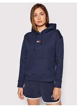 Tommy Jeans Bluza Center Badge DW0DW10403 Granatowy Regular Fit ze sklepu MODIVO w kategorii Bluzy damskie - zdjęcie 182635301
