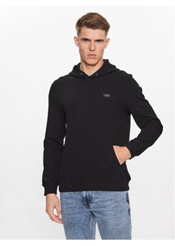 Guess Bluza M3YQ10 KBTP1 Czarny Regular Fit ze sklepu MODIVO w kategorii Bluzy męskie - zdjęcie 182637233