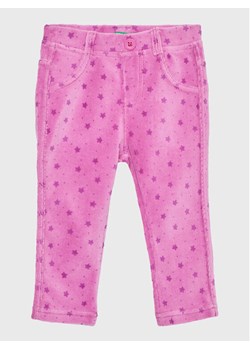 United Colors Of Benetton Spodnie materiałowe 4T5XGE00K Różowy Regular Fit ze sklepu MODIVO w kategorii Spodnie dziewczęce - zdjęcie 182637544