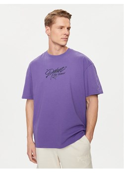 Puma T-Shirt Dylan s Gift Shop 625271 Fioletowy Regular Fit ze sklepu MODIVO w kategorii T-shirty męskie - zdjęcie 182637704