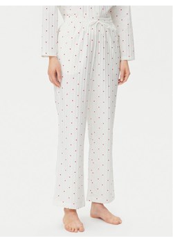 Hunkemöller Spodnie piżamowe Jacquard Hearts 301504 Biały Relaxed Fit ze sklepu MODIVO w kategorii Piżamy damskie - zdjęcie 182637770