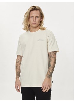 adidas T-Shirt Graphic IS0287 Écru Regular Fit ze sklepu MODIVO w kategorii T-shirty męskie - zdjęcie 182638280