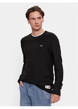 Tommy Jeans Sweter DM0DM15060 Czarny Regular Fit ze sklepu MODIVO w kategorii Swetry męskie - zdjęcie 182638353