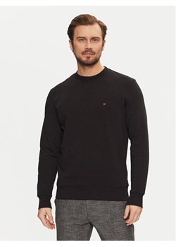 Tommy Hilfiger Bluza Essential MW0MW37237 Czarny Regular Fit ze sklepu MODIVO w kategorii Bluzy męskie - zdjęcie 182638543