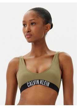 Calvin Klein Swimwear Góra od bikini KW0KW02745 Zielony ze sklepu MODIVO w kategorii Stroje kąpielowe - zdjęcie 182639792