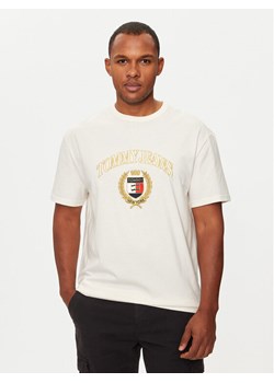 Tommy Jeans T-Shirt DM0DM19690 Biały Regular Fit ze sklepu MODIVO w kategorii T-shirty męskie - zdjęcie 182639923
