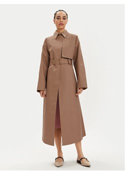 Calvin Klein Trencz K20K206318 Beżowy Relaxed Fit ze sklepu MODIVO w kategorii Płaszcze damskie - zdjęcie 182640521