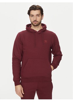 adidas Bluza Trefoil Essentials JD2403 Bordowy Regular Fit ze sklepu MODIVO w kategorii Bluzy męskie - zdjęcie 182640842