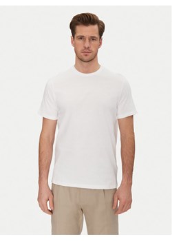 Calvin Klein T-Shirt K10K114488 Beżowy Regular Fit ze sklepu MODIVO w kategorii T-shirty męskie - zdjęcie 182642720