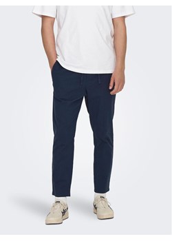 Only & Sons Spodnie materiałowe 22024966 Granatowy Tapered Fit ze sklepu MODIVO w kategorii Spodnie męskie - zdjęcie 182643393