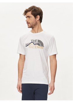 The North Face T-Shirt Mountain Line NF0A87NT Biały Regular Fit ze sklepu MODIVO w kategorii T-shirty męskie - zdjęcie 182643480