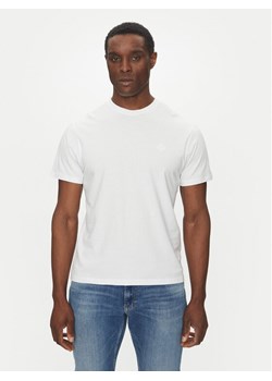 Save The Duck T-Shirt DT1194M BESY20 Biały Regular Fit ze sklepu MODIVO w kategorii T-shirty męskie - zdjęcie 182644050