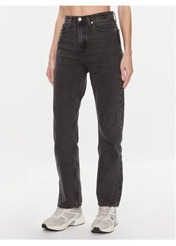 Calvin Klein Jeans Jeansy J20J222137 Czarny Straight Fit ze sklepu MODIVO w kategorii Jeansy damskie - zdjęcie 182644204
