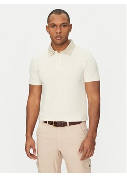 Guess Polo M5GP66 J1314 Écru Regular Fit ze sklepu MODIVO w kategorii T-shirty męskie - zdjęcie 182644504