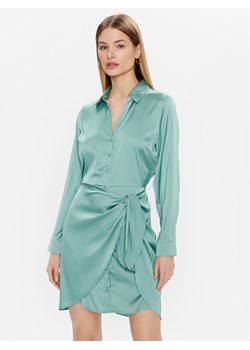 Guess Sukienka koszulowa Alya W2BK83 WF1T2 Zielony Regular Fit ze sklepu MODIVO w kategorii Sukienki - zdjęcie 182645111