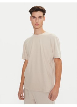 Champion T-Shirt 220425 Écru Regular Fit ze sklepu MODIVO w kategorii T-shirty męskie - zdjęcie 182645602