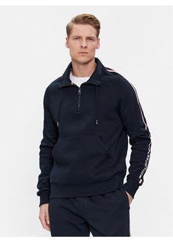 Tommy Hilfiger Bluza Global Stripe MW0MW33661 Granatowy Regular Fit ze sklepu MODIVO w kategorii Bluzy męskie - zdjęcie 182645651