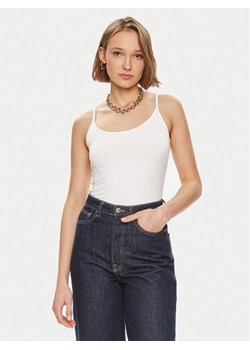 Gina Tricot Top 22470 Biały Slim Fit ze sklepu MODIVO w kategorii Bluzki damskie - zdjęcie 182645702