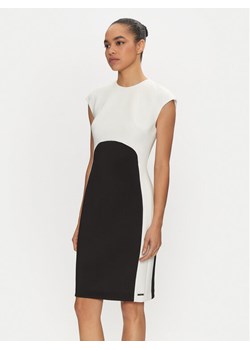 Calvin Klein Sukienka koktajlowa K20K207899 Czarny Slim Fit ze sklepu MODIVO w kategorii Sukienki - zdjęcie 182645804