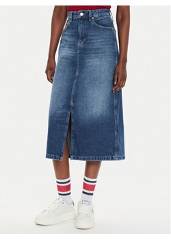 Tommy Jeans Spódnica jeansowa Claire DW0DW19646 Niebieski Regular Fit ze sklepu MODIVO w kategorii Spódnice - zdjęcie 182646373