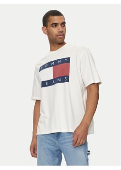 Tommy Jeans T-Shirt Big Flag DM0DM18547 Biały Oversize - id: 0000303860240 - marki Tommy Jeans - 182646702 Tommy Jeans T-Shirt Big Flag DM0DM18547 Biały Oversize ze sklepu MODIVO w kategorii T-shirty męskie - zdjęcie 182646702