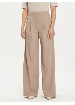 Max Mara Leisure Spodnie materiałowe Bonn 2426786017 Beżowy Relaxed Fit ze sklepu MODIVO w kategorii Spodnie damskie - zdjęcie 182646790