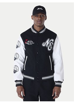 New Era Kurtka bomber Essential Black Varsity 60596264 Czarny Regular Fit ze sklepu MODIVO w kategorii Kurtki męskie - zdjęcie 182649210