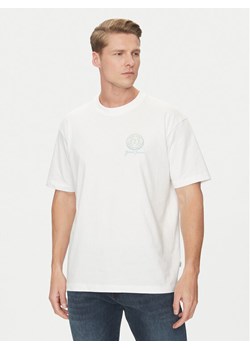 Guess Jeans T-Shirt M5GI56 K8FQ4 Biały Regular Fit ze sklepu MODIVO w kategorii T-shirty męskie - zdjęcie 182649303