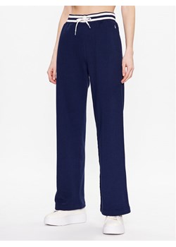 Polo Ralph Lauren Spodnie dresowe 211892659001 Granatowy Regular Fit ze sklepu MODIVO w kategorii Spodnie damskie - zdjęcie 182649351