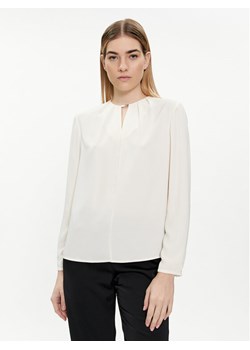Calvin Klein Bluzka K20K207075 Écru Regular Fit - id: 0000303431761 - marki Calvin Klein - 182649362 Calvin Klein Bluzka K20K207075 Écru Regular Fit ze sklepu MODIVO w kategorii Bluzki damskie - zdjęcie 182649362