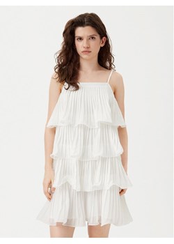 YAS Sukienka koktajlowa Lucia 26036503 Biały Regular Fit ze sklepu MODIVO w kategorii Sukienki - zdjęcie 182650981