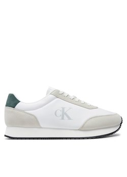 Calvin Klein Jeans Sneakersy Retro Runner YM0YM01119 Écru ze sklepu MODIVO w kategorii Buty sportowe męskie - zdjęcie 182651240